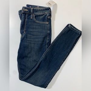 Hollister ultra high rise super skinny jean size 3 Short